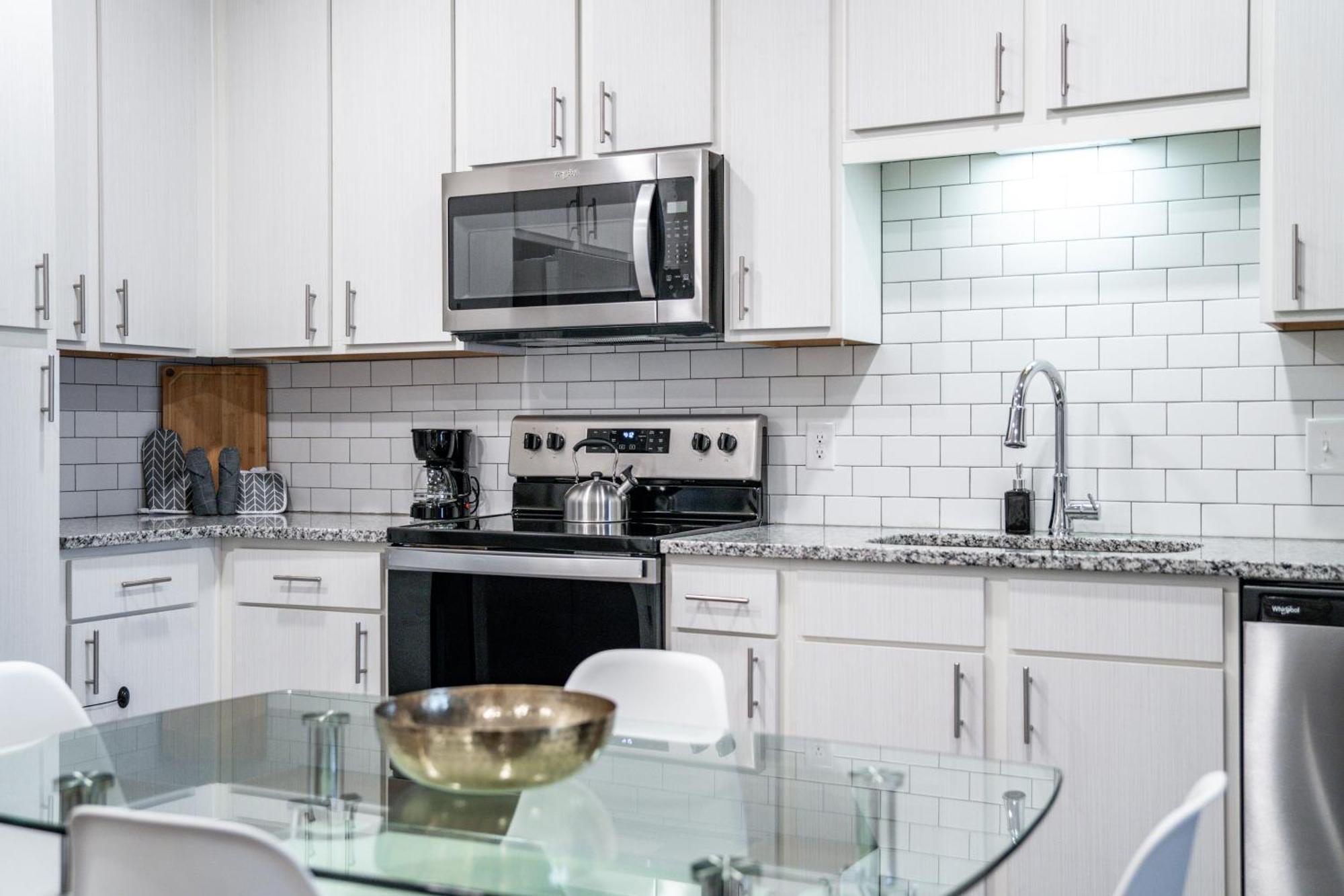 Complete Sleek Modern 10 Min To Parks Pets Allowed, Resort-style Amenities Appartamento Orlando