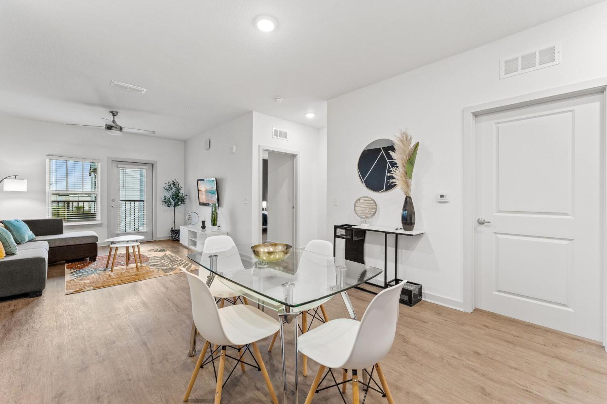 Appartamento Complete Sleek Modern 10 Min To Parks Pets Allowed, Resort-style Amenities *